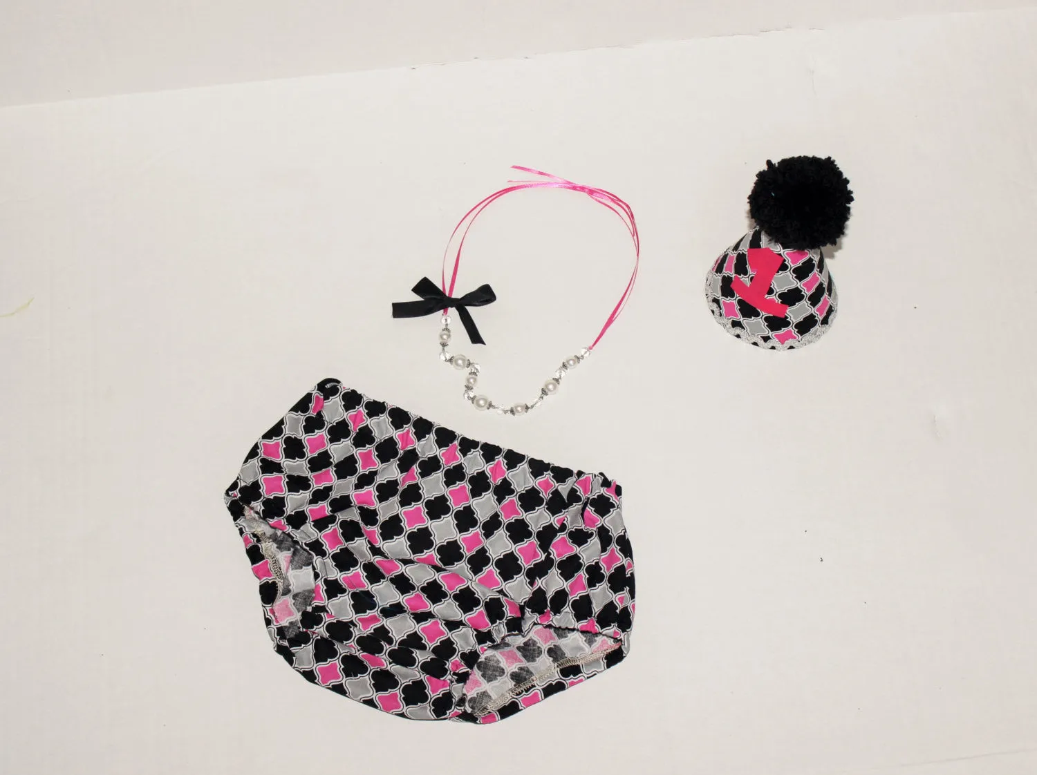 Baby/Toddler girls cake smash outfit, Girls Birthday outfit, pink and black cake smash outfit, girls chunky necklace, first birthday outfit