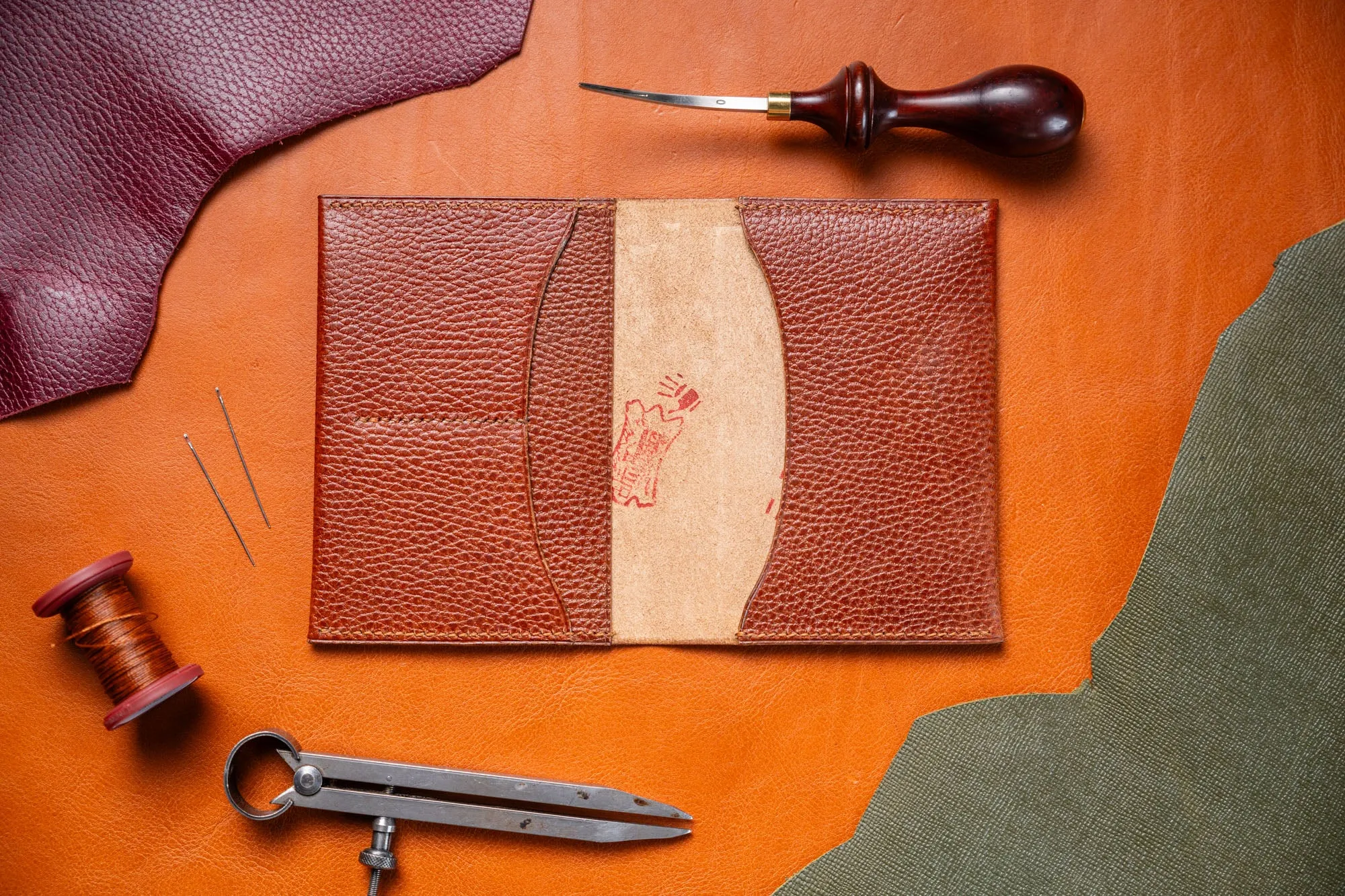 Be The Maker: Passport Cover Premium DIY Leathercraft Kit