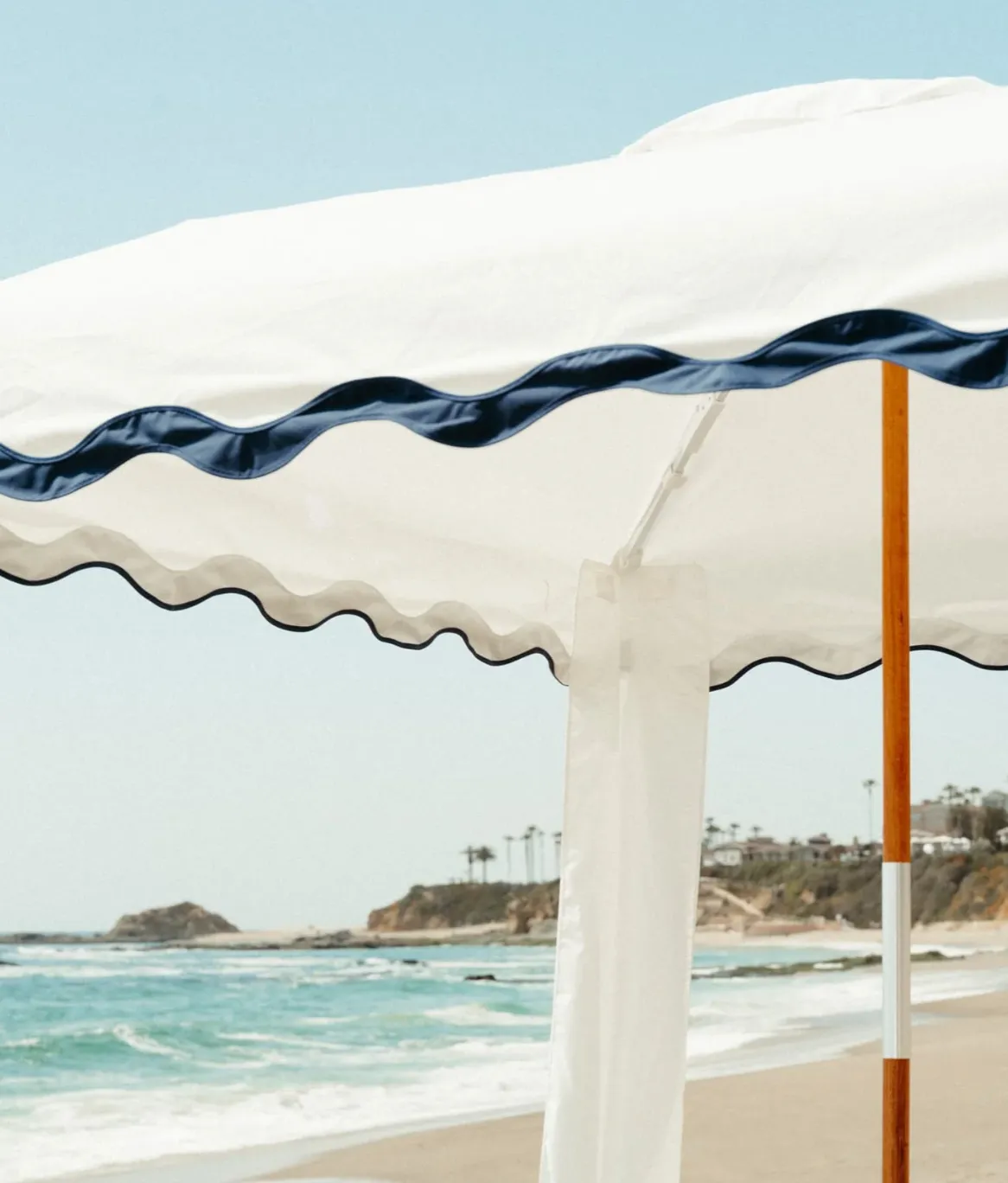 Business & Pleasure Co. The Premium Cabana