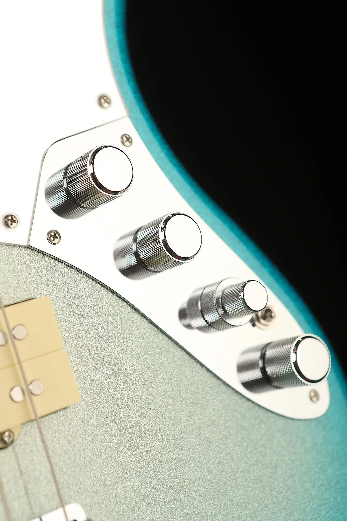 Limited Edition Player Plus X Blu DeTiger Jazz Bass